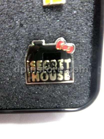 Hello Kitty (Secret House) Pins Set of 4