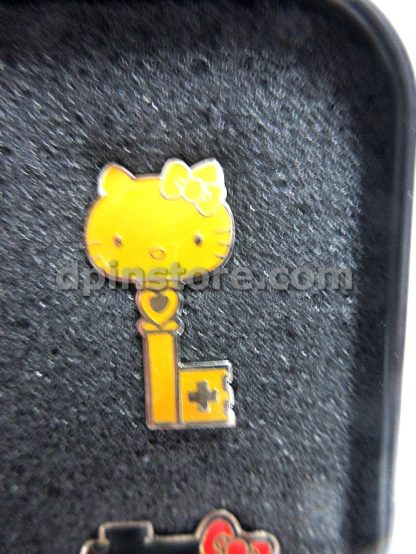 Hello Kitty (Secret House) Pins Set of 4